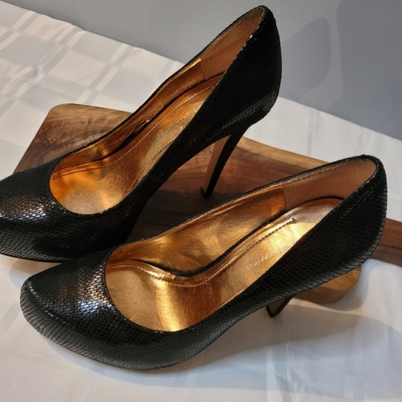 BCBG Suede Snakeskin Style Pumps - Picture 2 of 6